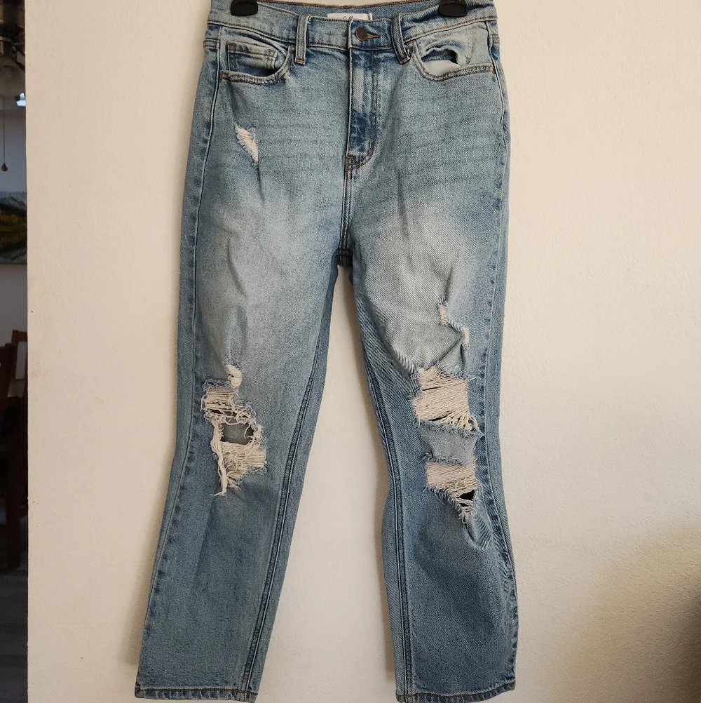 Cello Straight Leg Light Wash Blue Distressed Holes Cropped Ankle Jeans 7/28